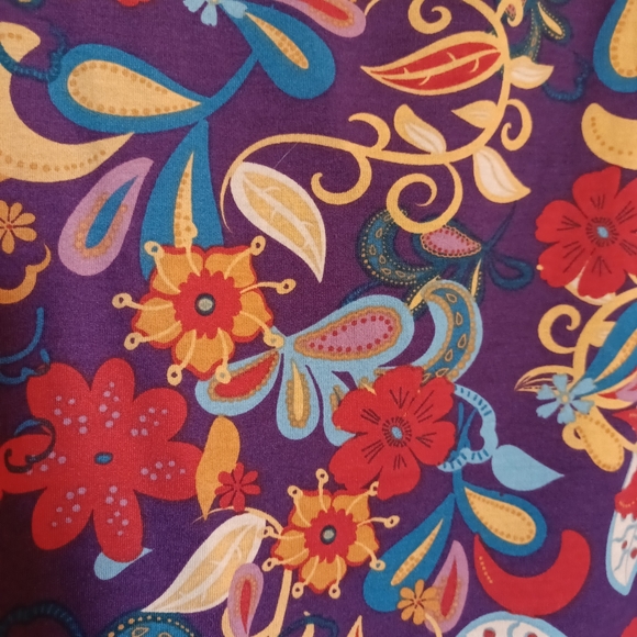 Lularoe Classic T, size XS - Picture 4 of 4